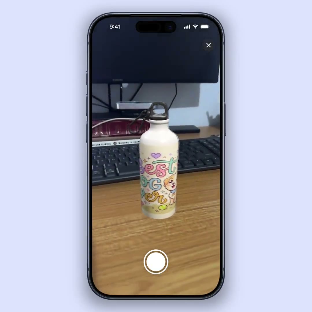 Producto personalizado visto en realidad aumentada sobre una mesa